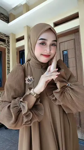 yuhuuuuuu ... gimnaaaaa. .. masih mikir2 mau cek out😁😍 #trend  #fypage  #fyp  #gamis  #trending 