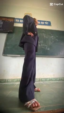 đu trend hơi muộn 😆#xh #8bthvathcsnguyentrai #xhuongtiktok #xhtiktok #xuhuong 