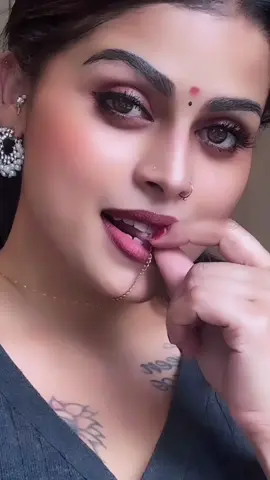 🫶🏻❤️🫰🏻