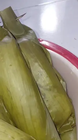 lontong daun pisang antii ribet dan anti gagal  lontong mejikom  #lontongdaun #lontongndaunpisang  #lontongantigagaal  #tipsbuatlontong 