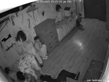 Yes….in purgatory mode, we feed you bugs. Uncle Robert will do what he must to get you out of his house... Visit our haunted escape room with 100 minutes of thrilling chases, live actors, and a full contact experience. Located in Fullerton, California! Click on our link in our bio to book! #foryou #foryoupage #fyp #escaperoom #zoereborn 