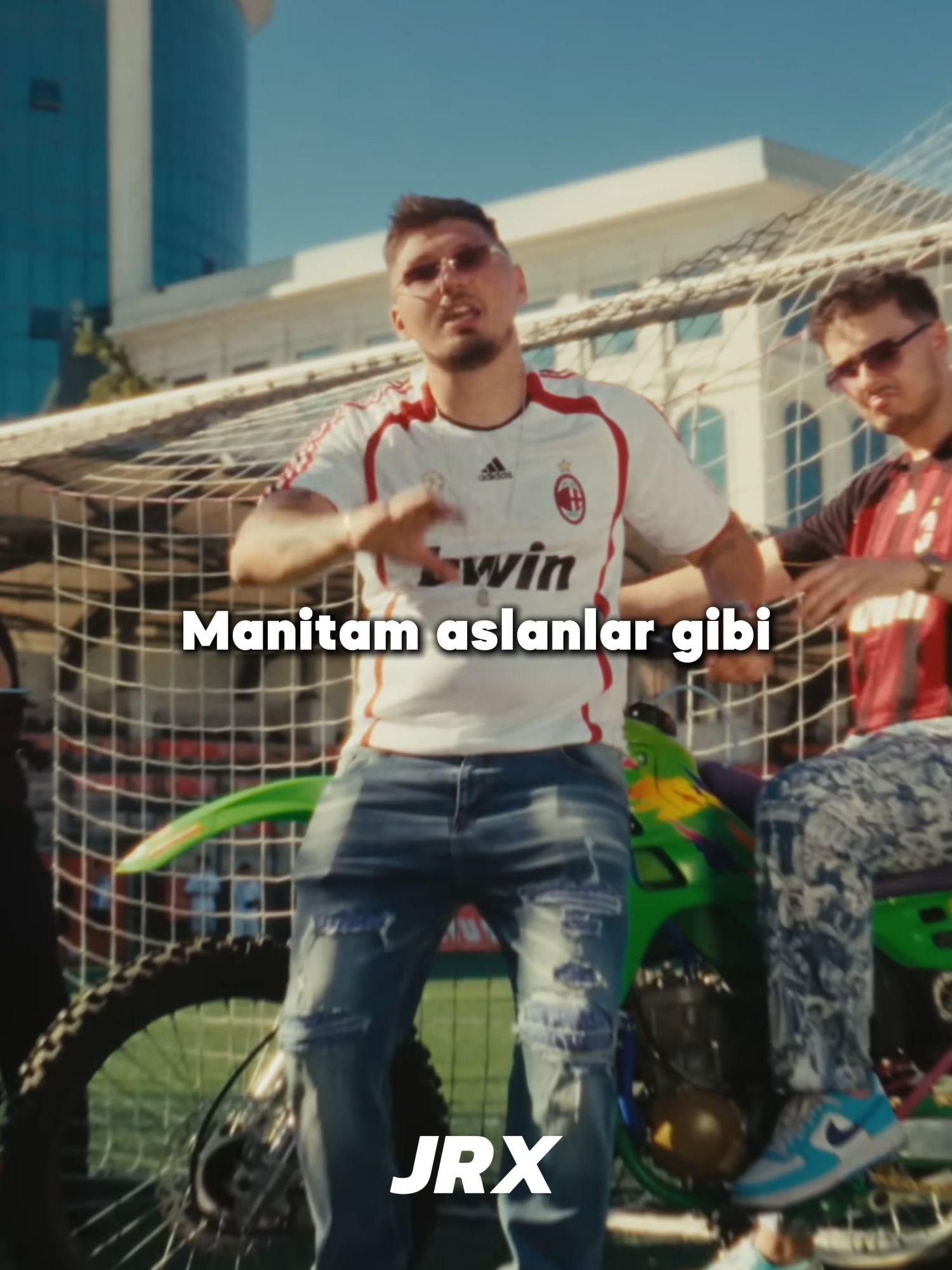 İki kişiyiz yanımda Batu var. ORGANİZE'nin henüz çıkmamış olan yeni parçasıyla yapılan bu mix'i nasıl buldunuz? Düşüncelerinizi yorumlarda belirtin! ✍🏻 Daha fazlası için takip edin! #organize #türkçerap