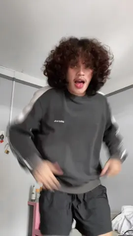 SWIFTIES NEW ASSIGNMENT!!! (DC:🙋🏻‍♂️🙋🏻‍♂️🙋🏻‍♂️🙋🏻‍♂️)#myanson #fyp #opalite #tylorswift #trending 