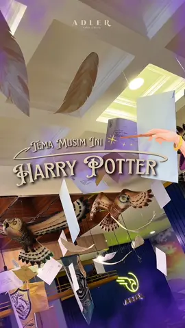 ✨ Hogwarts vibes di tengah kota Solo? Possible banget di Adler Kaffee! 🪄☕️ Tema musim ini adalah Harry Potter! Rasakan nuansa sihir, burung hantu, dan surat Hogwarts beterbangan sambil makan cantik bareng sahabat, pasangan, atau keluarga🍽️ 🕘 Everyday 09.00-22.00 📞 Reservasi 0895-2450-8028 #adlerkaffee #aesthetic #placetogosolo #infosolo #harrypotter 