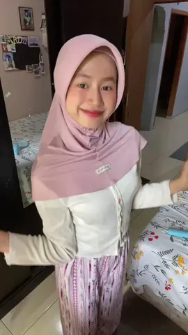 #outfitsimple #cardiganoutfit #tiebymin #bergohijab #bergotiebymin 