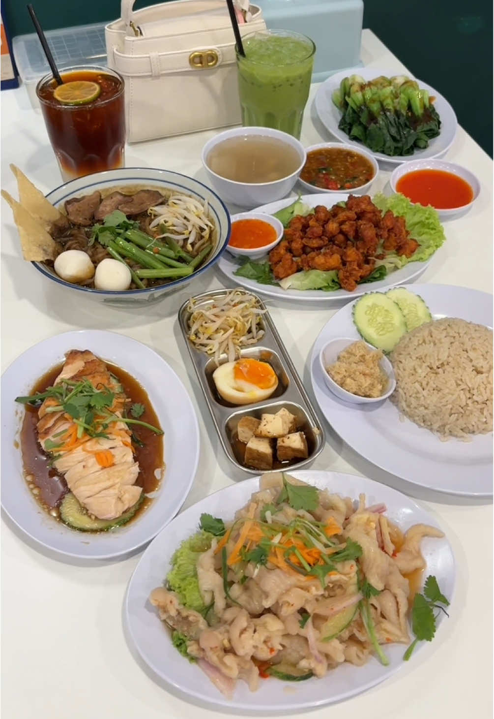 Legit my fav chicken rice rn 😍🐔 Murah, sedap, portion besar — all in one plate 🔥 ° KingGai Thai Hainanese Chicken Rice, TTDI KL