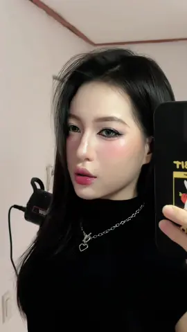 half-face makeup 👆🏻👆🏻#makeup #ngobichngoc #sacdep #lamdep #duhocsinhhanquoc 