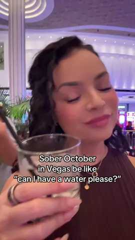 How did I get here? #soberoctober #vegas #travelinghairstylist 