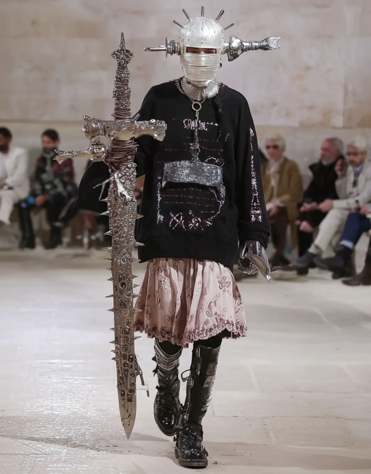 4 koncepcje modowe w klimacie fantasy, odpowiednie dla każdej osoby, wyruszającej na nową przygodę. #Runway #catwalk #fashionweek #fashionwalk #runwaywalk 👹