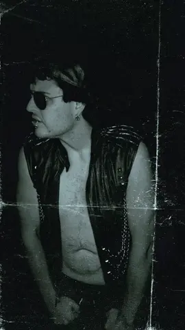 #latenightthoughts #goth #vampires #goneaway #theoffspring 