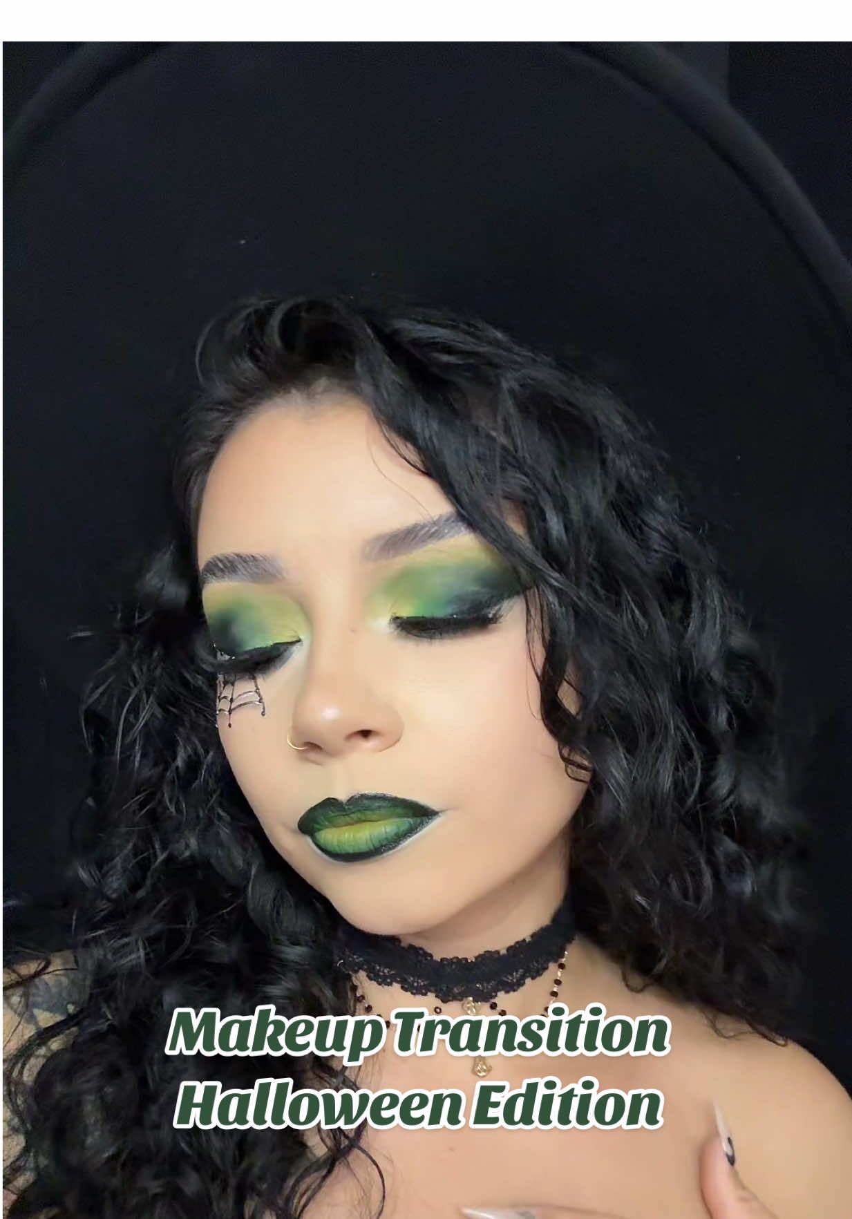 Strange and unusual 🧙🏻‍♀️💚🕸️ ##witch##greeneyes##halloween##simplehalloweenmakeup