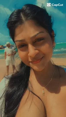 Day two at Hikka Beach, where I feel like I’m in paradise ♥️🇱🇰