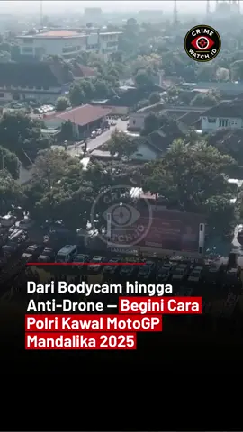 Dari bodycam hingga anti-drone, Polri siapkan pengamanan berteknologi tinggi untuk memastikan MotoGP Mandalika 2025 berjalan aman, tertib, dan tanpa gangguan. 🏁🇮🇩 Selama perhelatan MotoGP pada 3–5 Oktober, ribuan personel diturunkan untuk mengawal arus penonton dan lalu lintas menuju sirkuit. Sebanyak 29 bodycam dipasang di dada petugas dan terhubung langsung ke Command Center Polda NTB, memantau setiap pergerakan di lapangan secara real-time. Tak hanya itu — Polri juga mengaktifkan 188 CCTV, sistem anti-drone, dan pemantauan udara melalui helikopter, memastikan setiap sudut Mandalika tetap terkendali. Langkah ini jadi bukti komitmen Polri untuk menghadirkan pengamanan yang adaptif, transparan, dan berbasis teknologi. Karena keselamatan penonton dan kelancaran acara, adalah kemenangan bersama.  #CrimewatchID #MotoGPMandalika #PolriUntukIndonesia #BodycamPolri #CommandCenter         