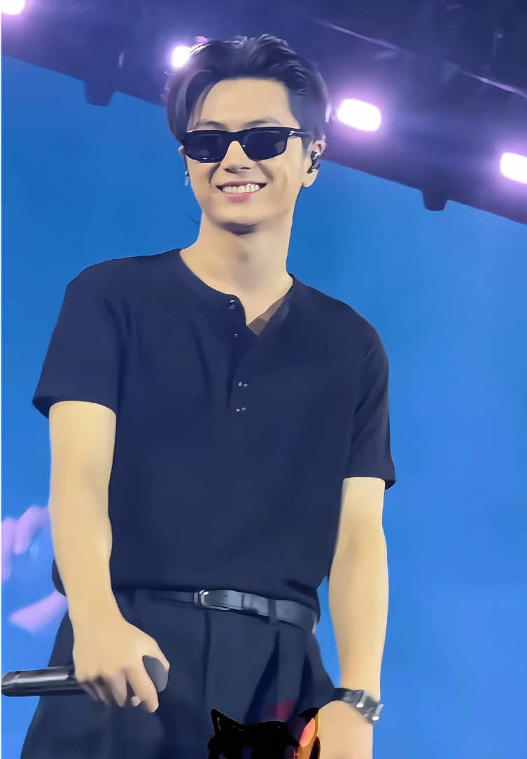 wtl in singapore sc day 2 | vid full credit to the owner #jay #enhypen 