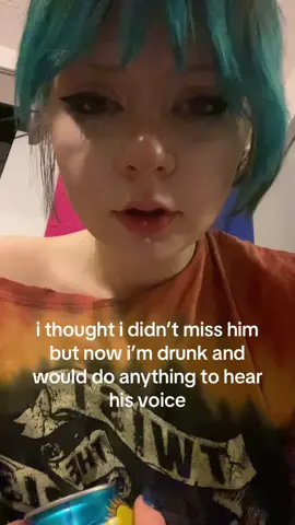 who gave her drunk ass a phone  #fyp #imy #viral #relatable #drunk 