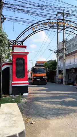 Xixixixi #sefloder24jam #towingsemarang #towingservice #seflodersemarang #semarangstory @Dipaa @Ahmadtbagus @surya kencana 