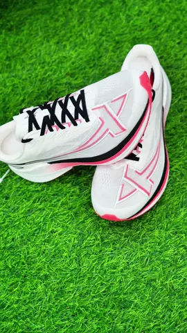Ace-Xtep Shyft 1.0 COLOR Merah Hitam untuk race! Carbon yang friendly cukup untuk pace 6,5,4… Nak cabaran FM Dan HM? Hellstrive runners pon ngam!!! #Running #fyp #runningshoes #doubleday #xtep #marathon #carbon 