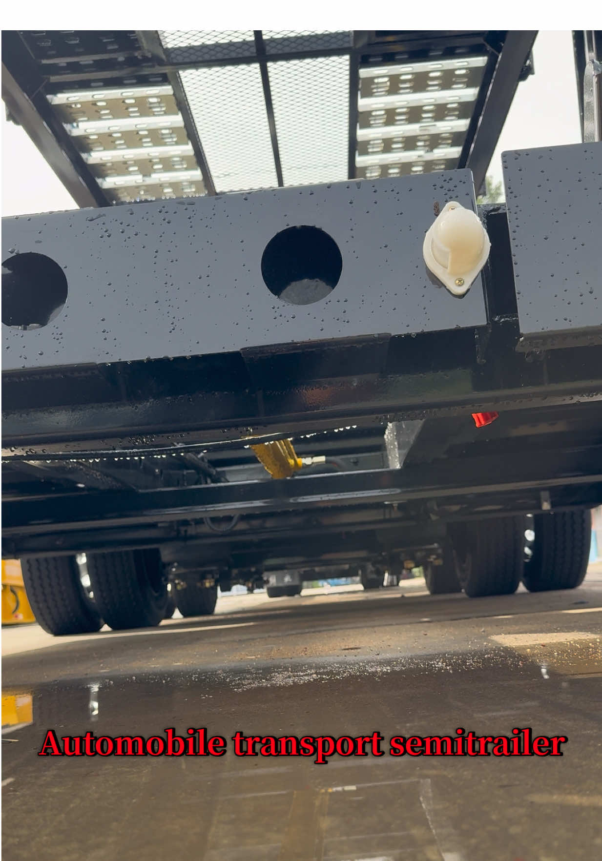 In the manufacturing process of Jiaoyun vehicle, the whole vehicle is made of high-quality steel, which makes the bearing capacity of the vehicle stronger. It can be designed with 2 axles, 3 axles and 4 axles. The use of high-end accessories makes the vehicle more stable and reasonable. 6-digit, 8-digit and 10-digit vehicles can be customized. Welcome to cooperate with #Jiaoyunvehicletransportation #vehicletransportation #export  #Jinyunhorsetrailer #Motorsuspendedliftingsemitrailer