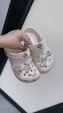 Dép sục kèm chamr xinh#depdihochottrend #deplenmoingay #depthoitrang #depxinhmoingay 