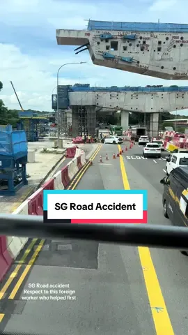Big respect to the foreign worker who quickly helped when the road accident first happened 🙏 Wishing the injured person a speedy recovery 💪🇸🇬 #Singapore #Accident #SGRoad #Respect #ForeignWorker  