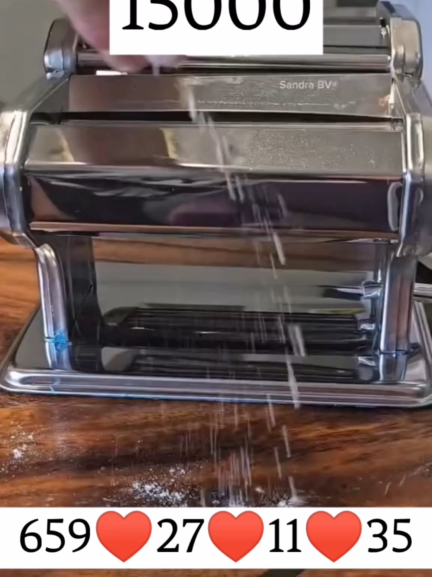 +237♥️659♥️27♥️11♥️35 — Marché central Yaoundé, face pharmacie du marché, 1er étage boutique 190A ✨ Sublimez votre table avec nos assiettes en porcelaine élégantes 🍽️✨ ⚡ Finition haut de gamme et brillante 👌 Matériau résistant à la chaleur et aux chocs 💯 Design raffiné pour toutes les occasions 🏠 Faciles à nettoyer, compatibles lave-vaisselle 💰 Prix : 10.000 F 🔥 👉 Donnez du style à vos repas avec cette touche de classe ✨ #assiettes #porcelaine #deco #tableart #maisonchic        