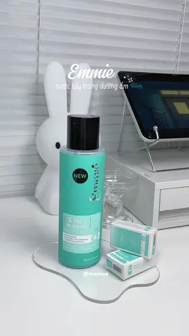 Nước tẩy trang dưỡng ẩm 3in1 Emmie by Happyskin #emmie #emmiebyhappyskin #nuoctaytrangduongda #nuoctaytrang #taytrangquocdan 