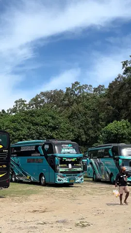 Tembak Langit v2 @waalex @Official_Annisa_001 #busmaniacommunity #huntingbasuri #azzahraholiday 