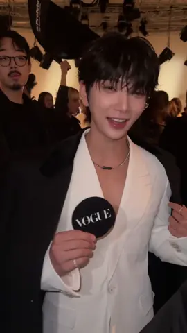 The moment we've been waiting for: Joshua of @SEVENTEEN dazzles the crowd at the @Givenchy spring/summer 2026 show, as he makes his entrance at #SarahBurton's sophomore collection for the house. Where he joined newly-minted ambassador Zhang Ruonan, Gwendoline Christie, Jenna Ortega and @Raye. #VogueSingapore