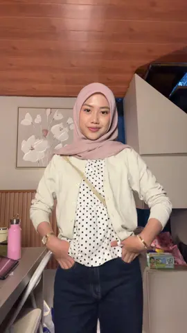 i just wanna pair this inner polkadot with green cardigan #fitcheck #outfitideas 