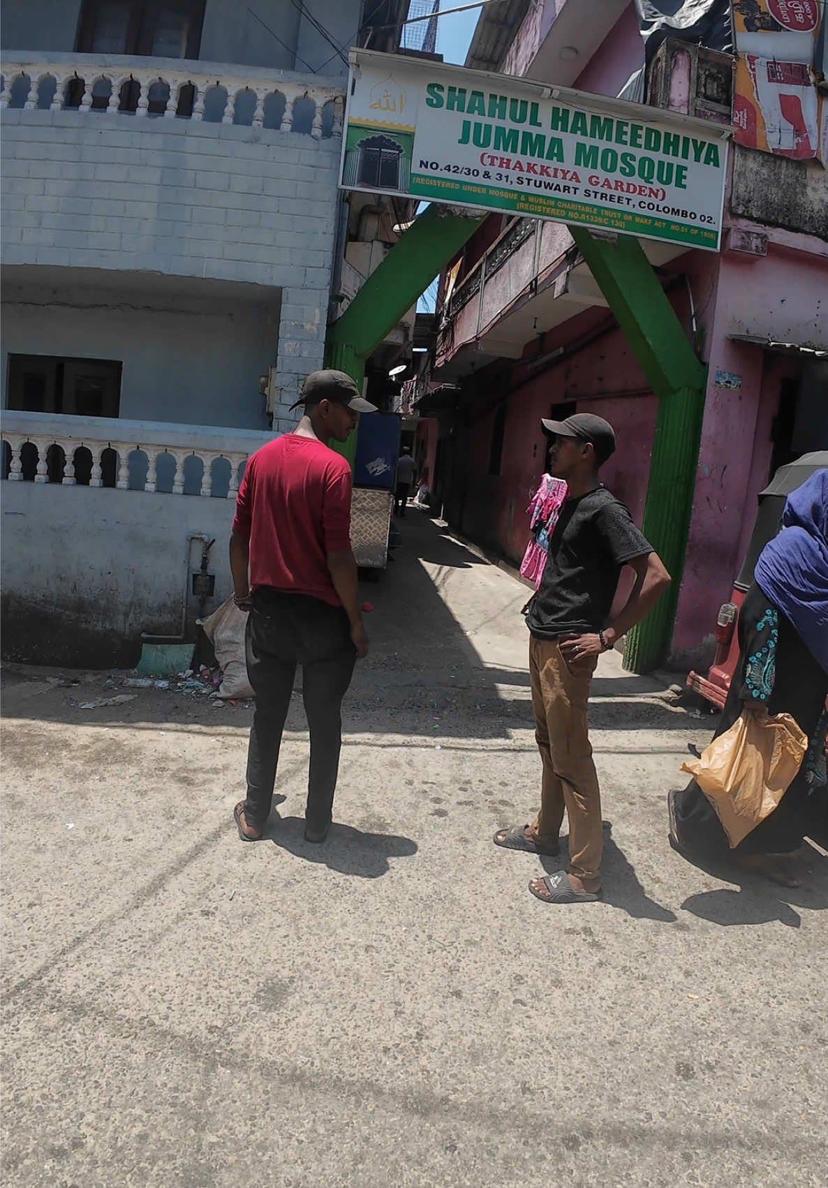 Bro showed me around his hood in Sri Lanka 🤝🇱🇰 #srilanka 