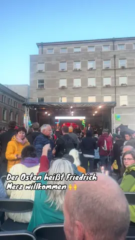 Zum Tag der Einheit begrüßt Halle den Kanzler 😉😂#germany#hallesaale#patriot#war#freedom 