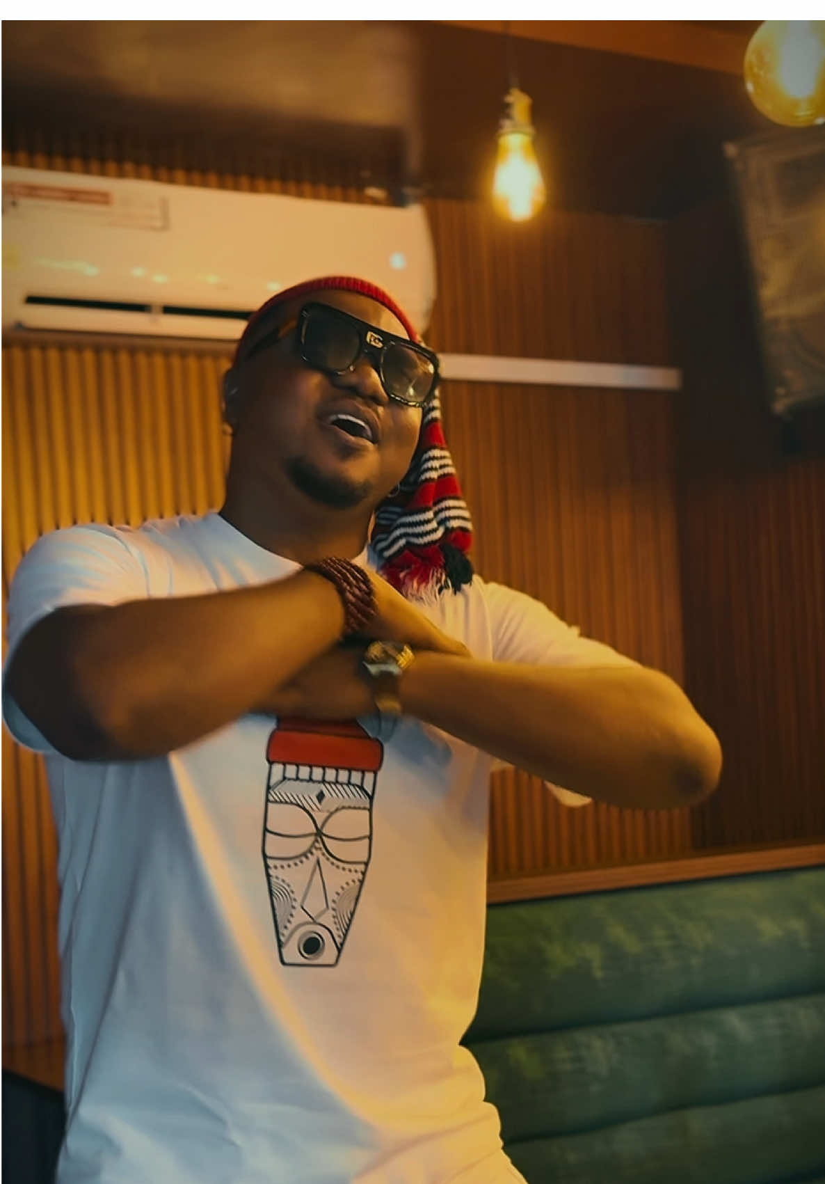 Happy weekend lovelies .  Make it a memorable one!❤️ #NwaDiMma still blasting . Video Out Now!🔥🔥🔥