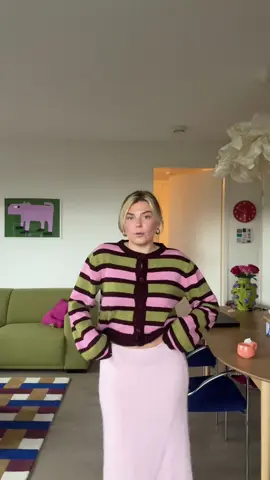 HERFST IS HIER! Tijd voor fluffy outfits! Ik kan deze outfit iedere dag wel aan doen 💕 #herfstoutfit #colourinsporation #outfitinspo #herfstdag #fluffy 