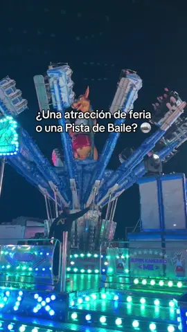 ¿Qué es lo que ves? 🤭 #Feria #Canguro #Atraccion #Baile #Avila 
