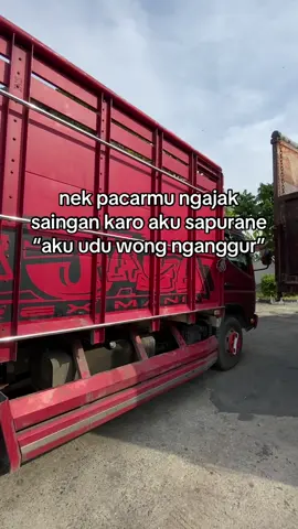 alergi cowo nganggur 🤪😛#drivermuda #katakatastorytruck #fypforyoupage #sodrekersindonesia #truckolengindonesia 