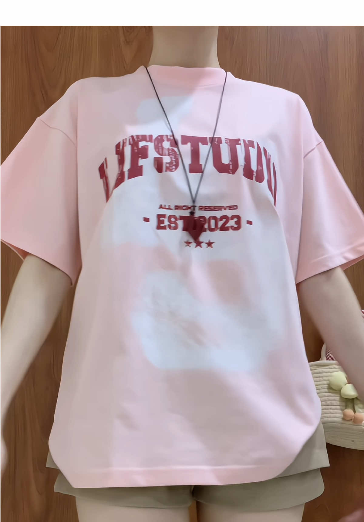 Bé thích màu hằmm #lifstudio #aothunlocalbrand #aothunformrong #aothuncotton #reviewquanao 