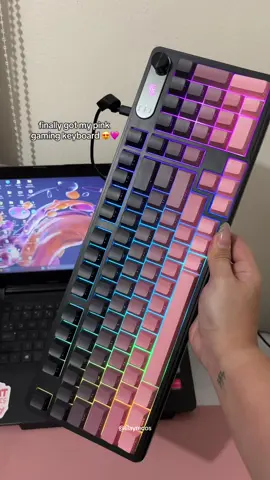 Thank you, Zeus!! #pinkkeyboard #gamingkeyboard #zeusgamingkeyboard #keyboard #pinkgamingkeyboard 