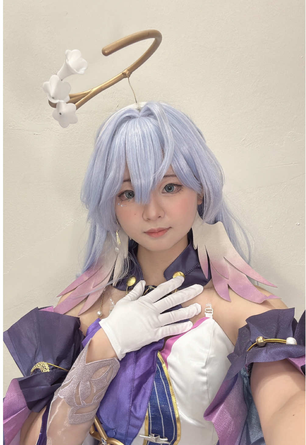 tough life of a sunday stan • • • #cosplay #funny #robin #HonkaiStarRail #honkaistarrailcosplay #robinhsr #hoyofest #robincosplay #hsr #game #gamecosplay #crush #crushing 