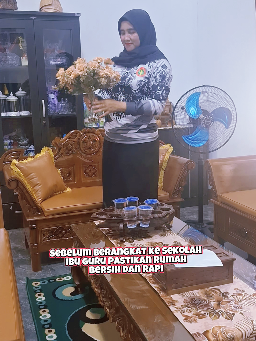Ada yg sama dengan bu guru? #guru #gurutiktok #gurusd #guruindonesia 