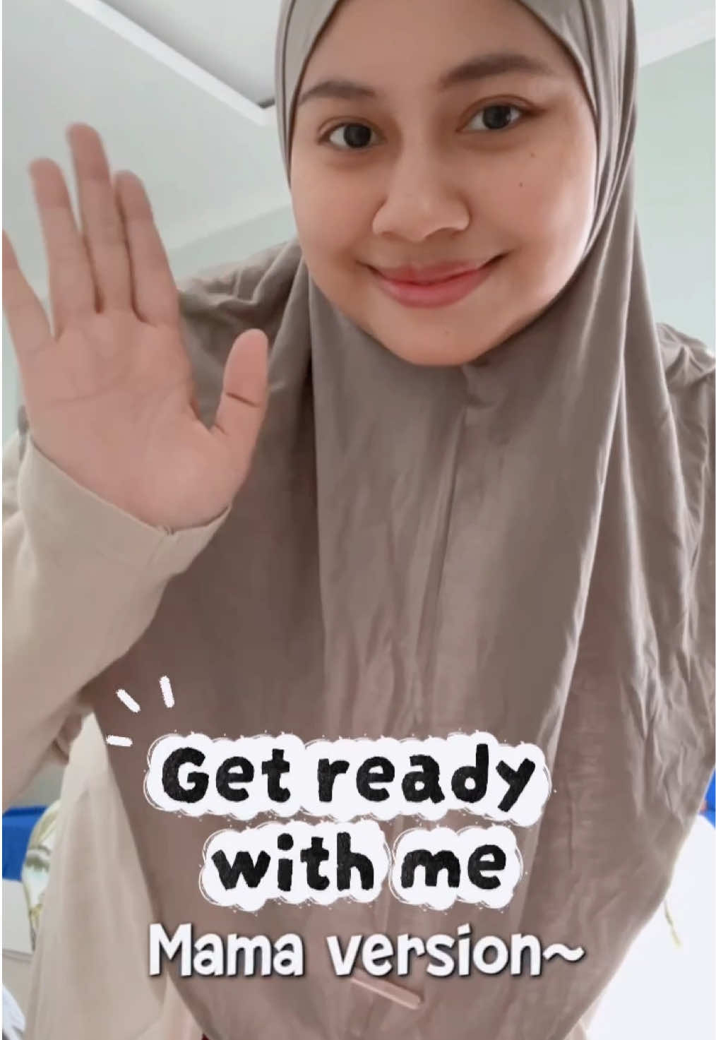 Emak-emak emg suka yg satsetsatset biar semua urusan cepet kelar… Salah satu contohnya make up!  Biar penampilan tetep ON tp gamau makan waktu lama, mending pake lip balm dr SR 12 aja Selain bikin satset, manfaat & kandungannya banyak dan bagus bgt! Yuk cobain para mama2!!😍😍😍