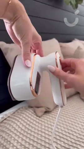 🔥 Mini Ferro de Passar Portátil 🔥 Leve, compacto e super prático! Este mini ferro de passar é bivolt ⚡, funciona a vapor 💨 e esquenta rapidinho, tirando os amassados de qualquer roupa em segundos. 👕👗👖 Perfeito para viagens ✈️, trabalho 💼 ou uso diário em casa 🏠, ele passa camisas, calças, vestidos e muito mais sem ocupar espaço. Seu design portátil cabe na mala, bolsa ou até no cantinho do armário. 🎒 Não perca tempo com roupas amassadas ⏰ — garanta praticidade e agilidade com o Mini Ferro de Passar Portátil. ✅ #ferro #miniferrodepassarroupa #roupa #passar #passarroupa 