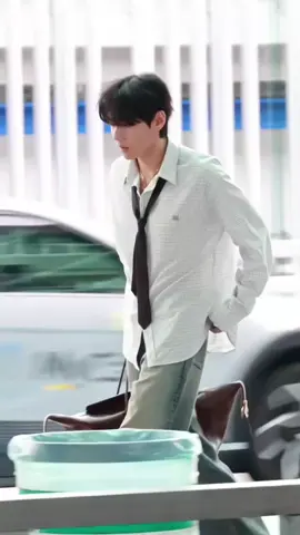 tumben ayang outfitnya kalem🥰#kimtaehyung_bts💜 