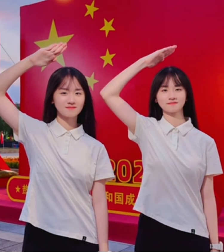 我追随的光 是五角星的光#亲子满级挑战赛 #小铁双节乐翻天 #五角星转场 #国庆气氛组已就位 