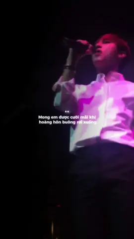 Mong em được cười mãi khi hoàng hôn buông rơi xuống.. #sontungmtp #lamnguoiluonyeuem #nhachaymoingay #xuhuongtiktok 