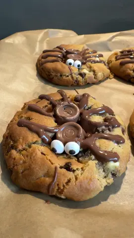 Just baked up a batch of creepy-crawly sweetness 🕷️🍪 #SpiderCookies #HalloweenTreats #spookybakes #fyp #foryoupage 