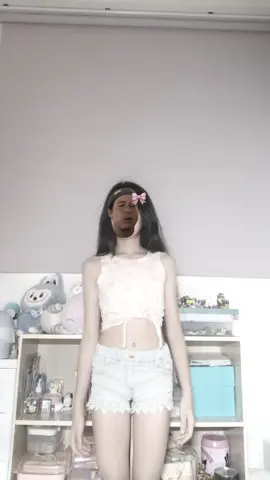 嘿嘿褲子我超喜歡~#跳的不好請見諒 #跳了好幾次 ##我要上推薦 #夢眠專屬標籤 #文靜小女生 