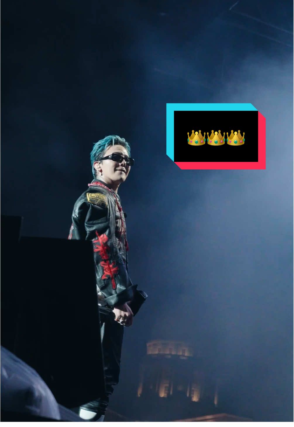 Kicking off the #SingaporeGP race weekend on a high – 65,000 fans partied at the Padang stage last night with G-DRAGON! What a comeback 🙌🏼👑 Ready for Day 2? ⚡️ #visitsingapore #F1 #GDRAGON 