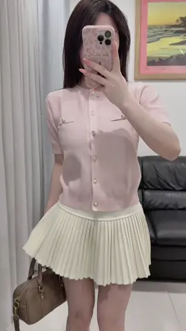 Áo len phối cúc siu sang 💓 #h2oclothing #deliz #aolennu #aolencoctay #aolendetkim 