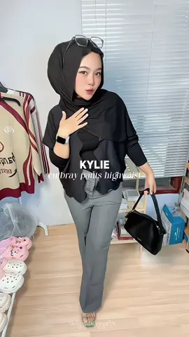 sukak bgt pantsnya pas bgt buat aku yg petite💗 #cutbray #cutbrayhighwaist #petitefashion 