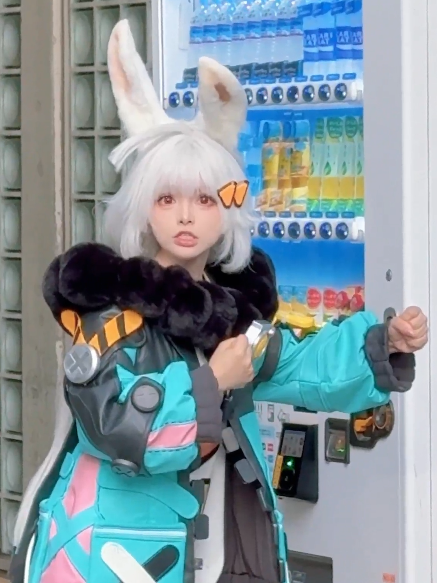 自販機を壊そうとしているウサギを捕まえたよ！#アナンタ #ANANTA #AnantaTGS #TGS2025 #taffy #六二二同学 #cosplay